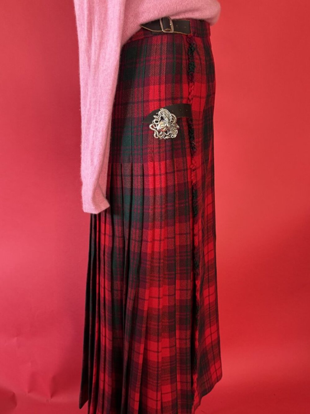 Vintage Scottish Red Tartan Kilt Skirt – 1980s/1990s Wool Plaid Wrap Skirt